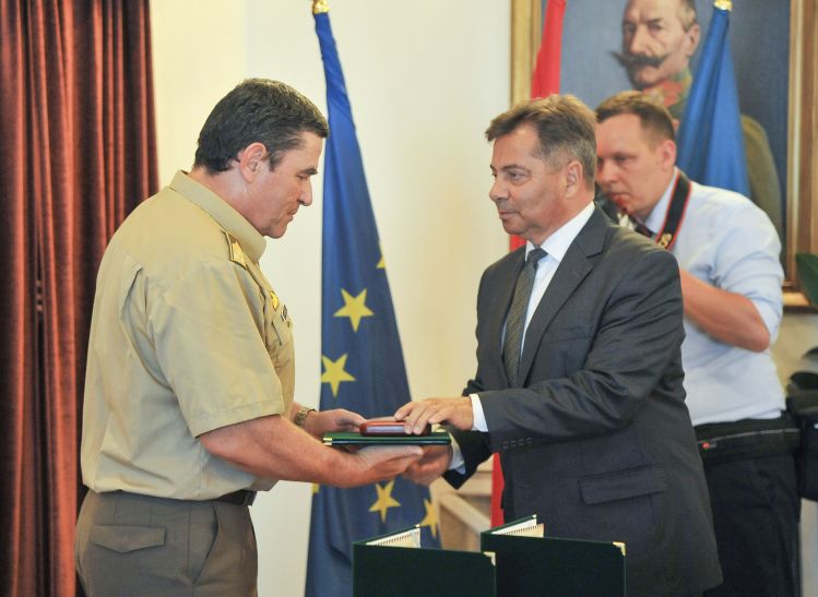 vasvari1