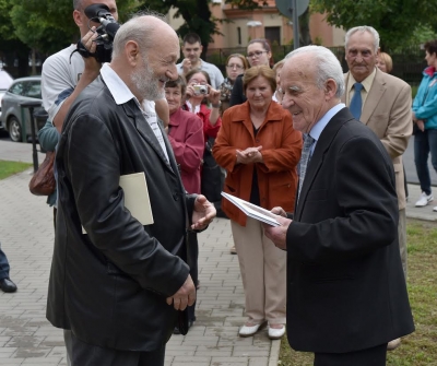 Dombormű is őrzi Pintér Kálmán emlékét