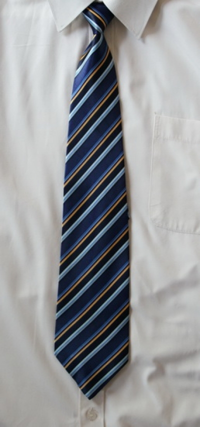 A nyakkendő áll a középpontban