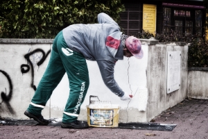 Folyamatos a graffitimentesítés