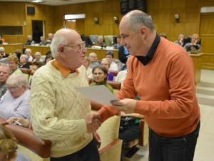 Csaknem négyszázan kaptak oklevelet